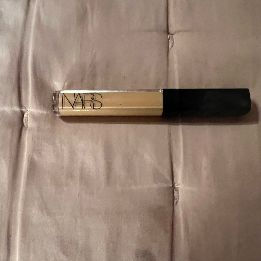 NARS radiant creamy concealer